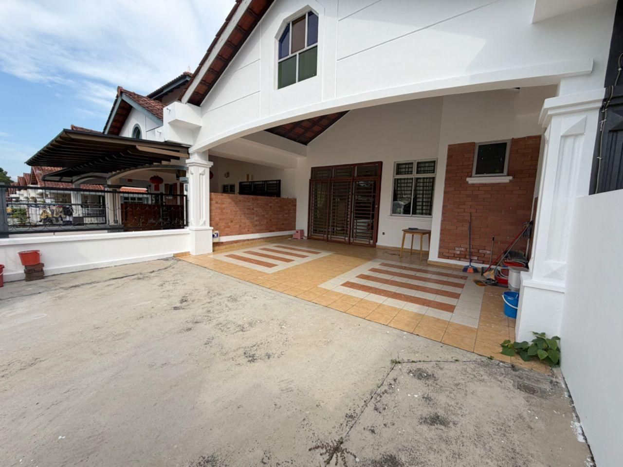 [FOR SALE] Nice 1.5 Storey Terrace 3bed @ Taman Pelangi Indah, Ulu Tiram