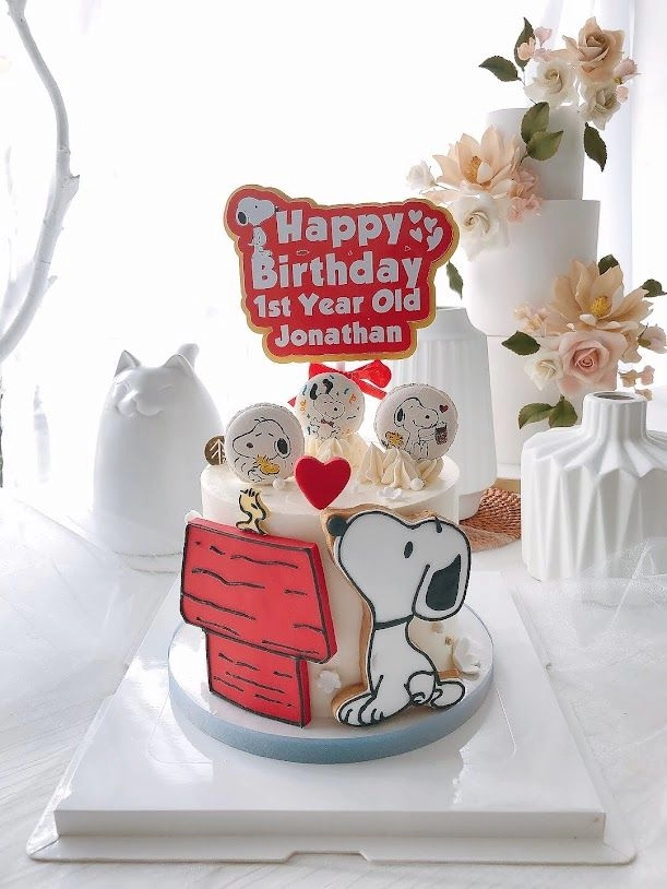 Snoopy Cake