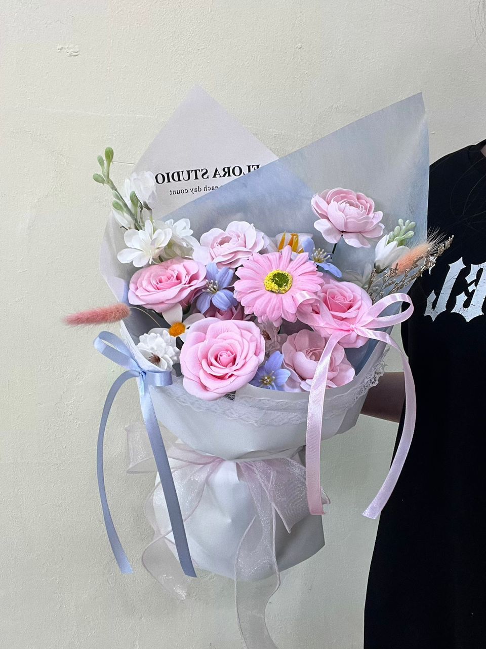 BLUE MIX PINK SAOP FLOWER BOQUUET