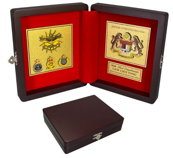 A 009 - ARMY PLAQUE