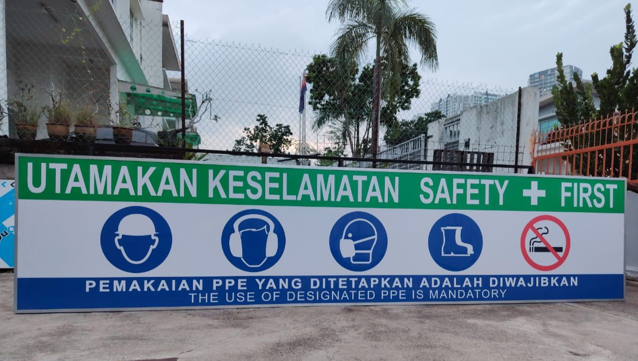 LARGE-FORMAT WORKPALCE SAFETY SIGNAGE MAKER IN JB, KLUANG & BATU PAHAT
