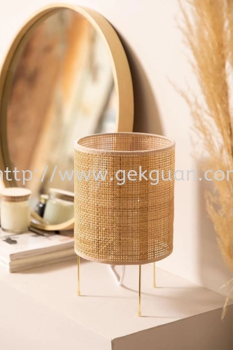 STA 003 - RATTAN TABLE LAMP