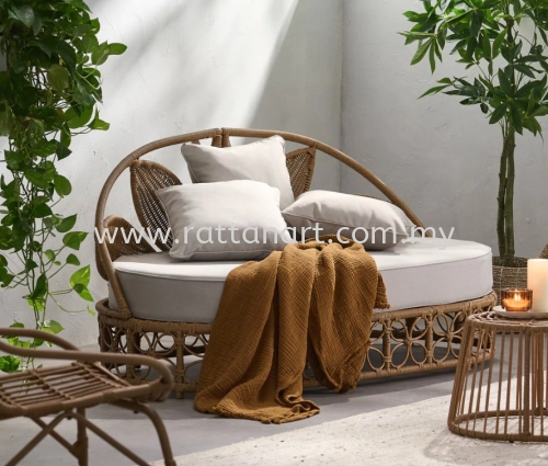 RATTAN DAY BED