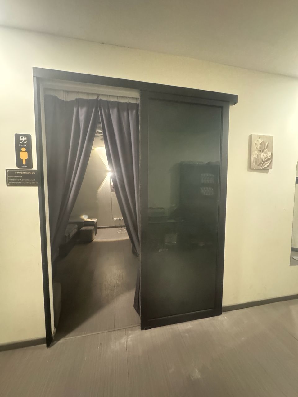 Custom Hanging Sliding Door Selangor