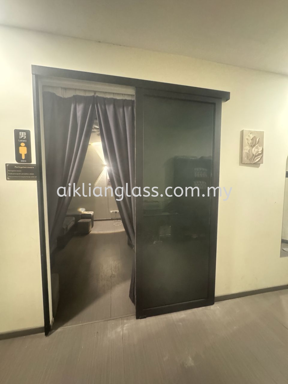 Custom Hanging Sliding Door Selangor