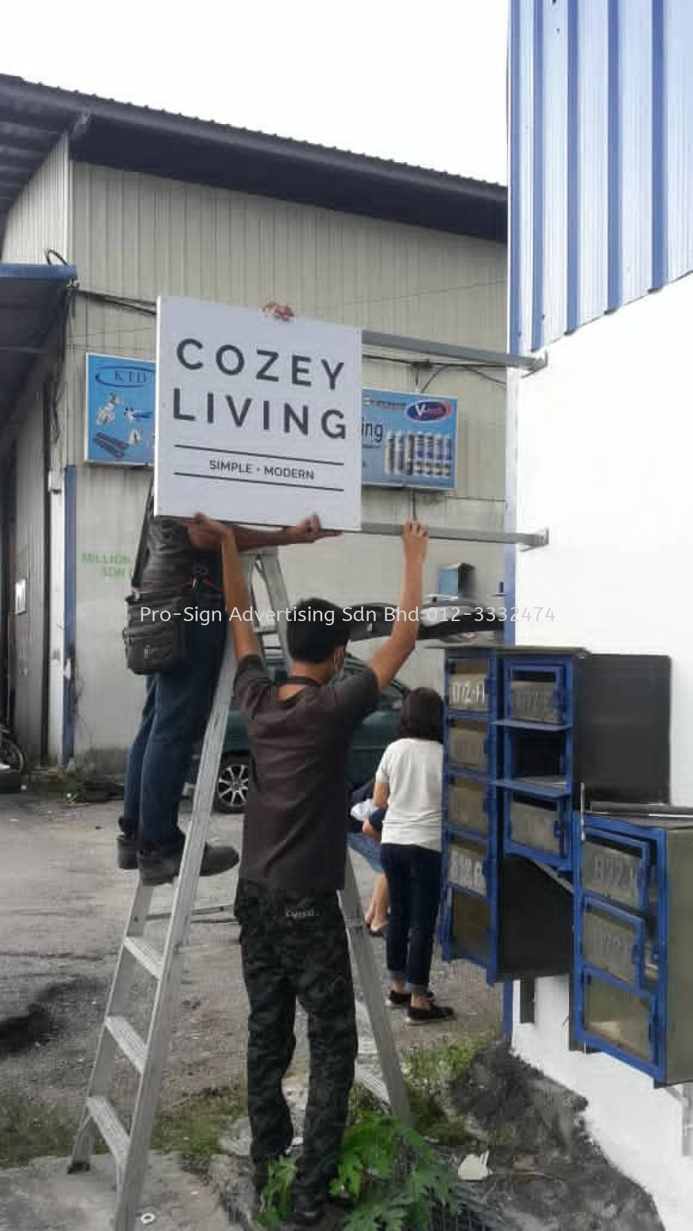 LED NEON AND DOUBLE SIDED SIGNBOARD (COZEY LIVING, SG BULOH, 2020)