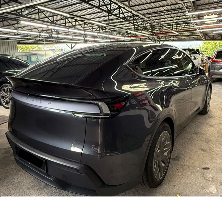 Tesla YL