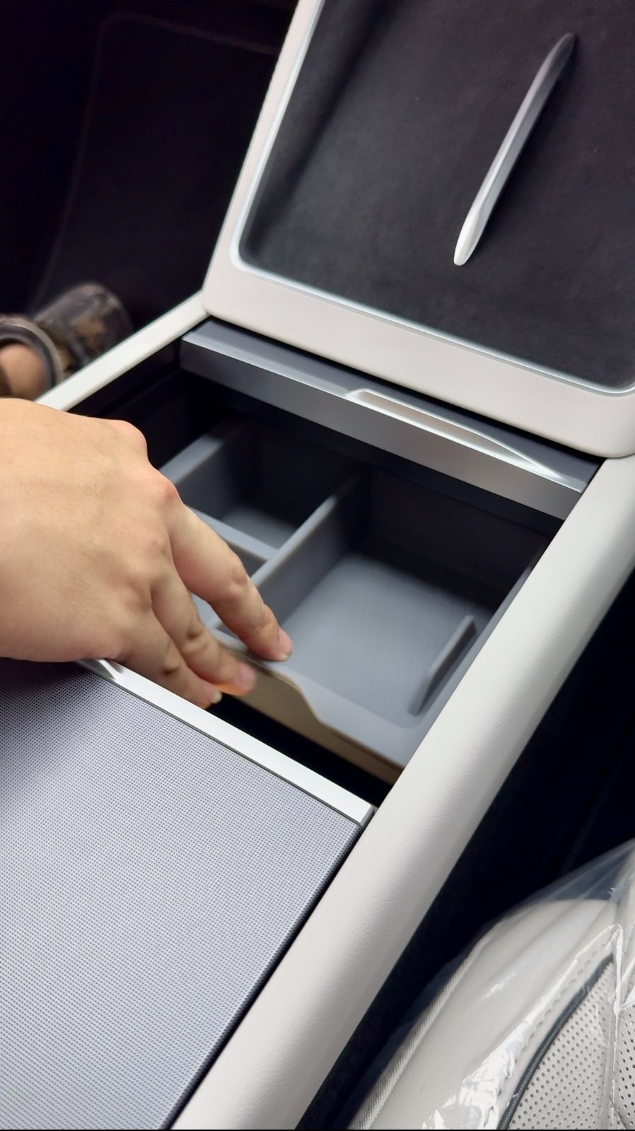 Centre Console + Armrest Storage Box