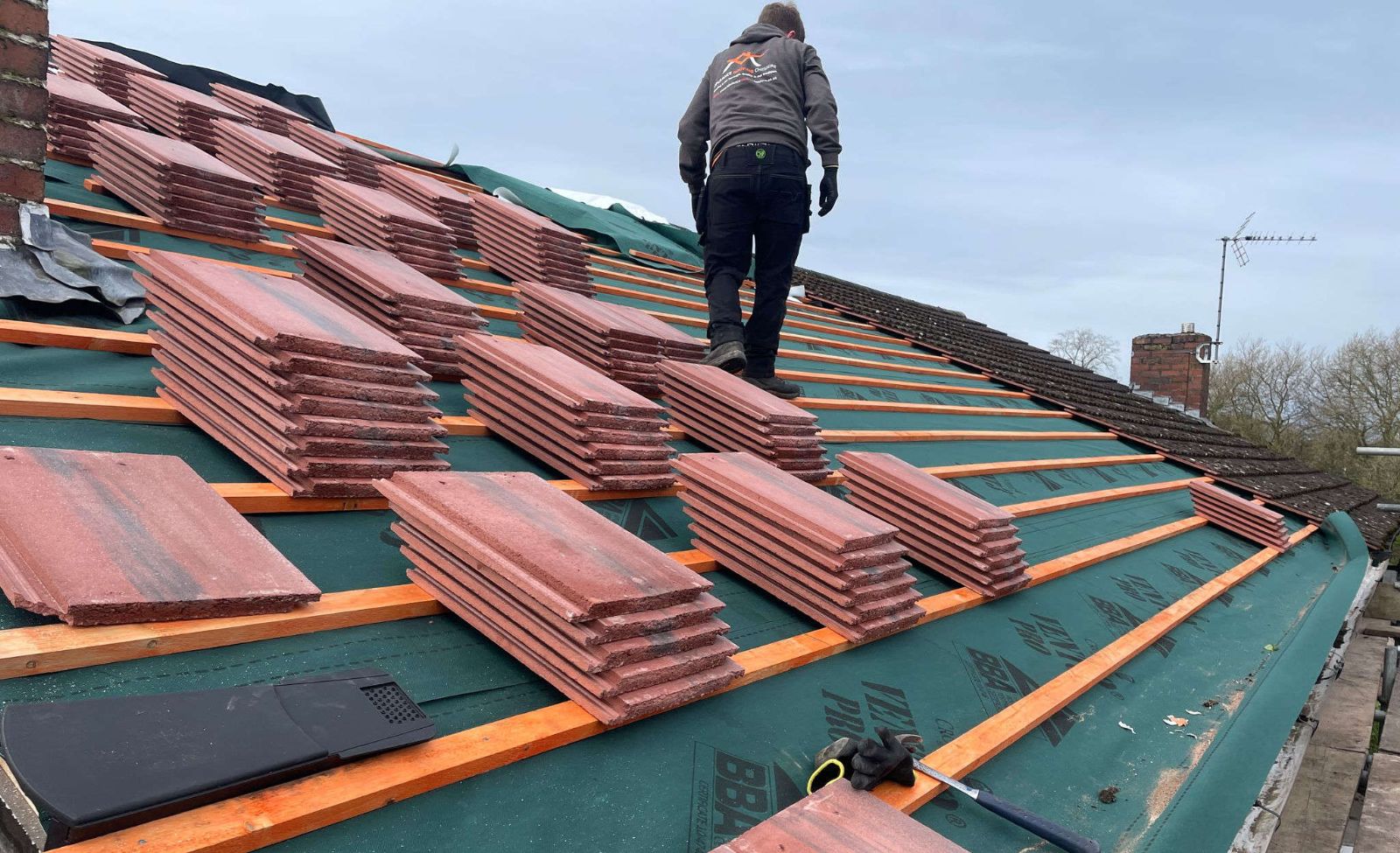 Intisegar Development Sdn Bhd Malaysia Reviews 2026 | Roofing Contractor in Kota Damansara Selangor | Solar100
