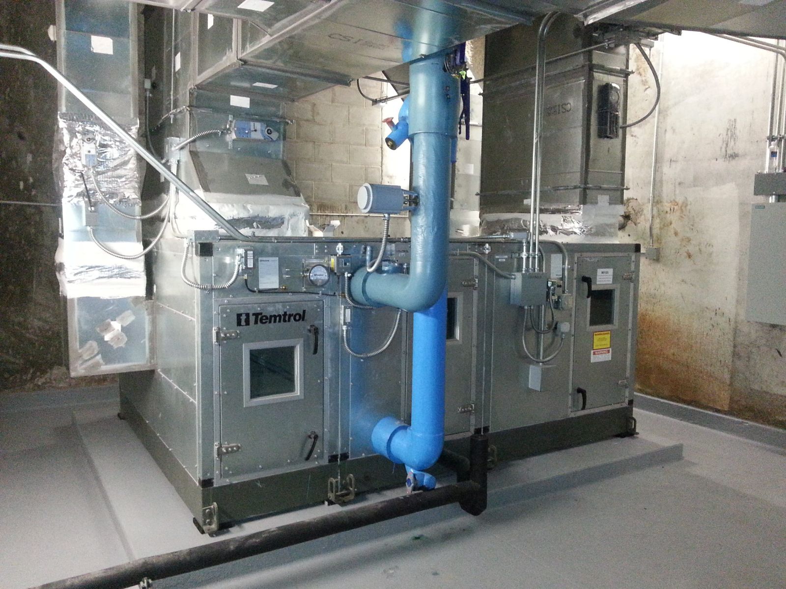 Chilled water AHU (Air Handling Unit) clean air setup