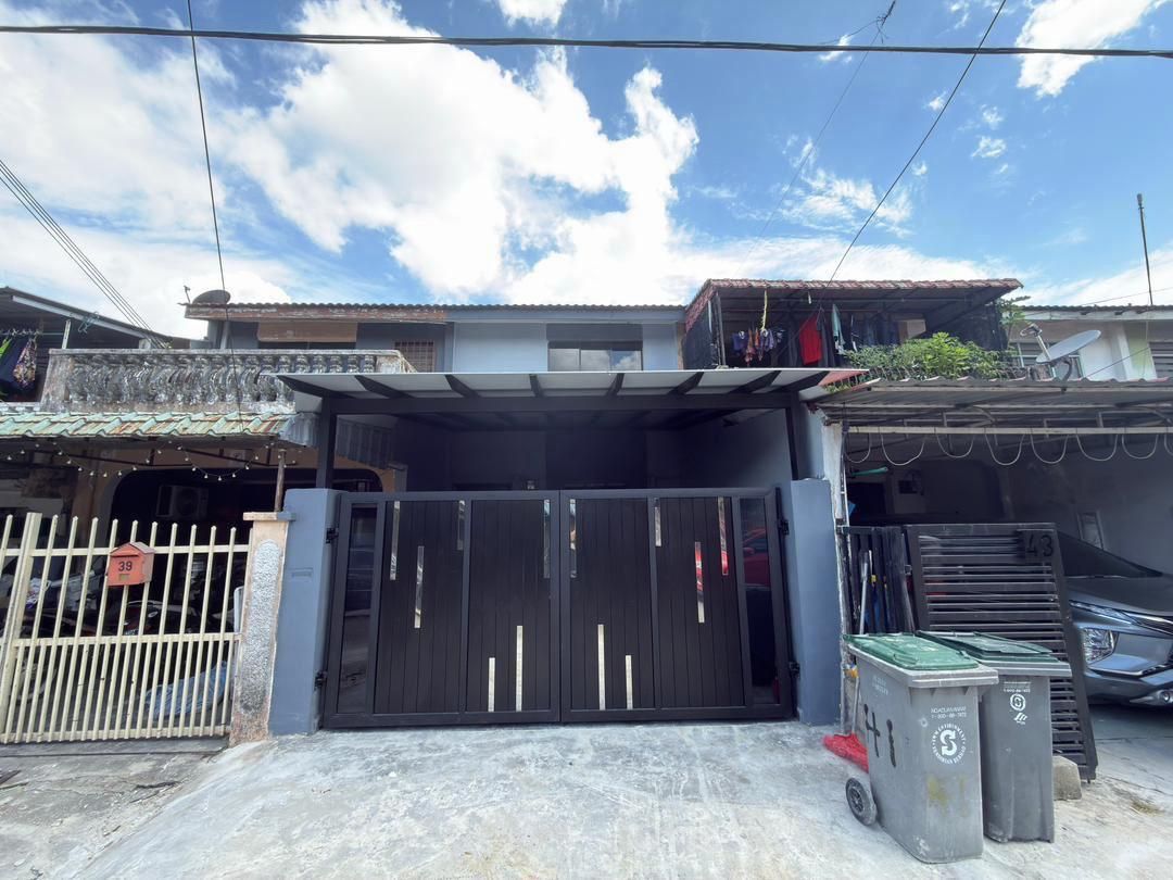 [FOR SALES] Permas Jaya Double Storey Low Cost House 3bed Fully Renovated Masai Johor