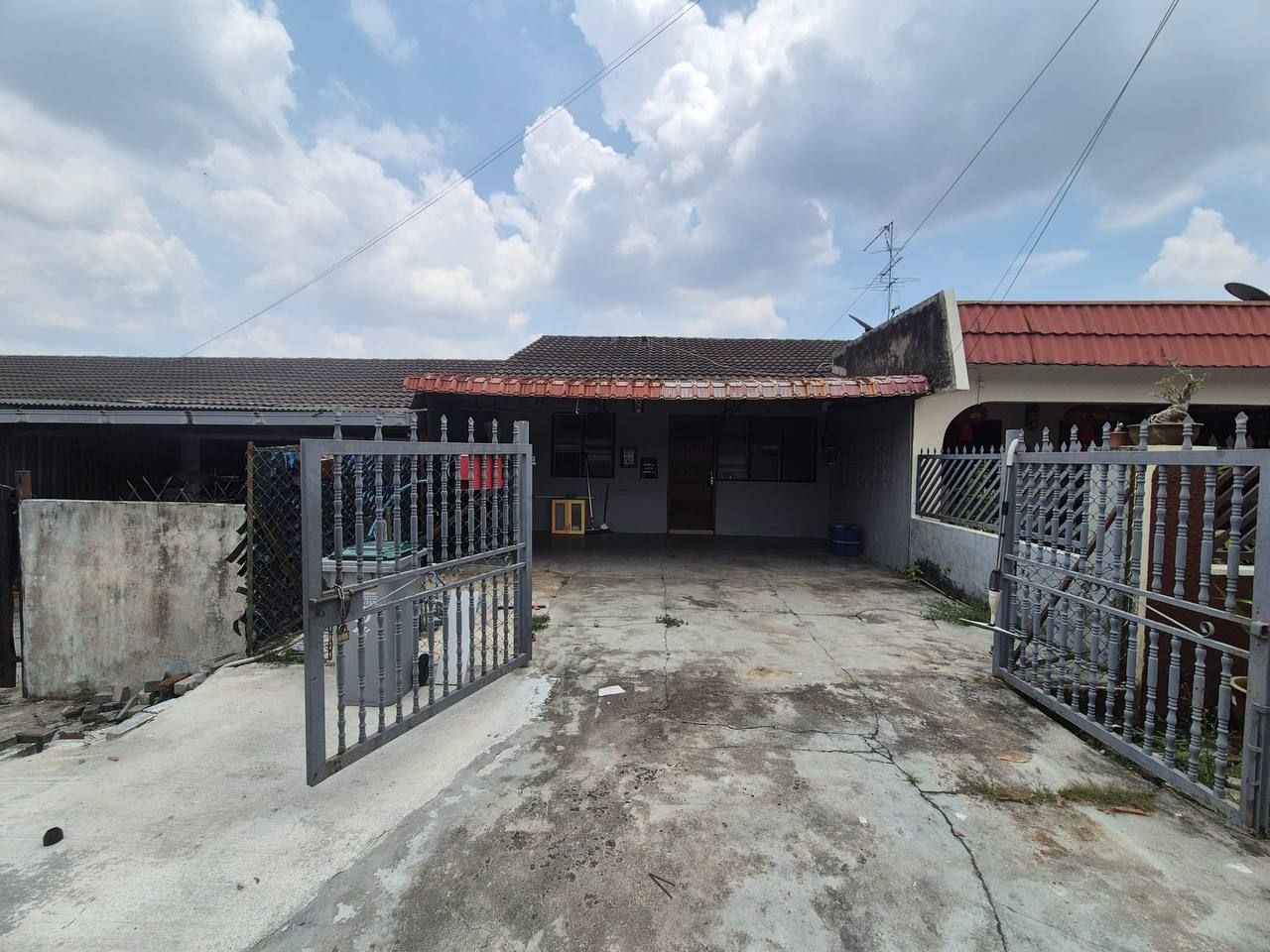 [FOR SALES] Taman Universiti Single Storey Low Cost House 2bed Skudai Johor Bahru