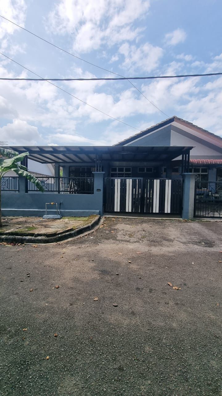 [FOR SALES] Taman Megah Ria 1 Storey Semi D House Renovated Seri Alam Johor