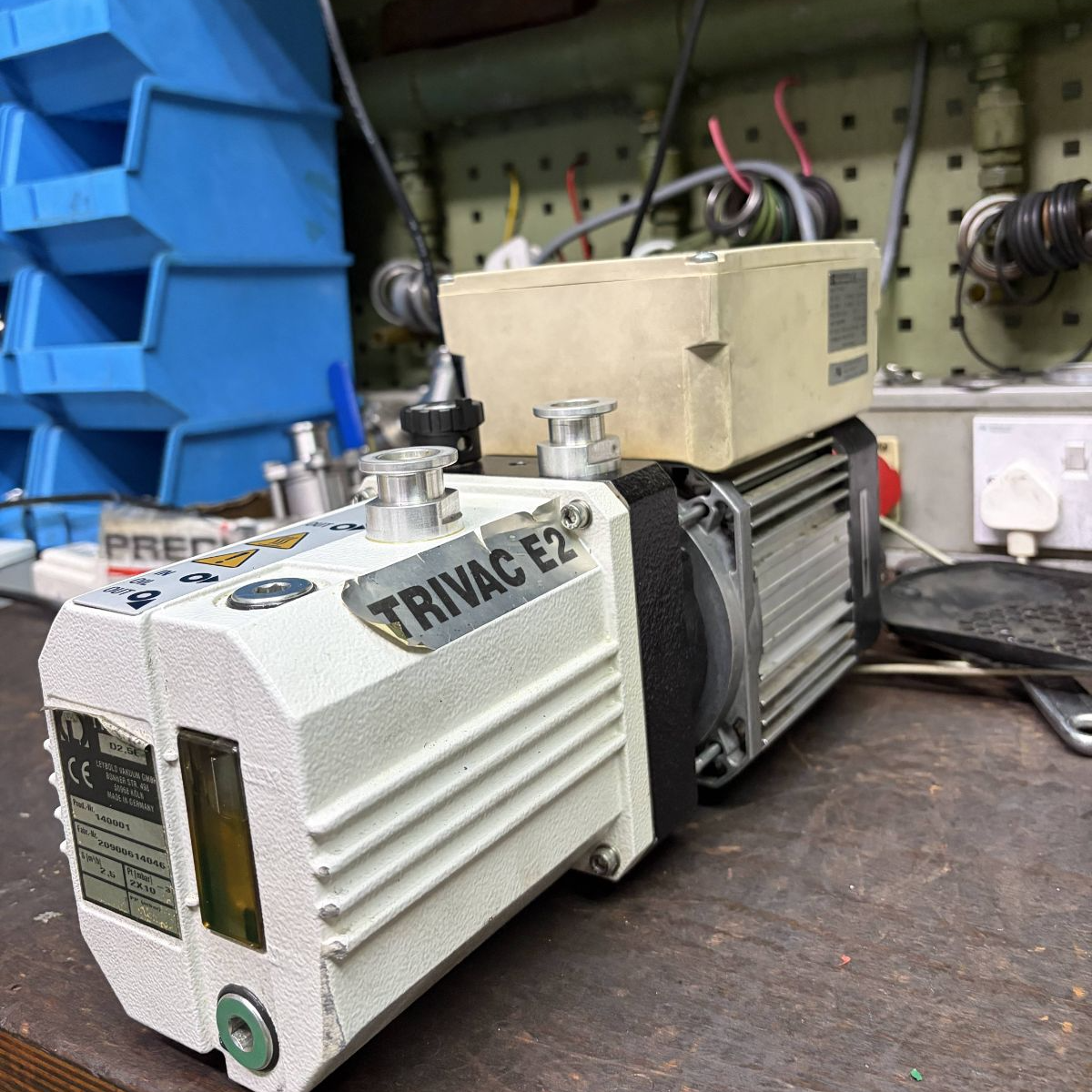 LEYBOLD Trivac D2.5E SD Oil Rotary Vane Pump Repair and Service