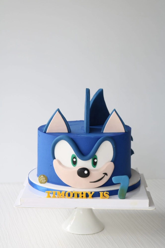 Sonic Hedhehog Cake (8 Inch)