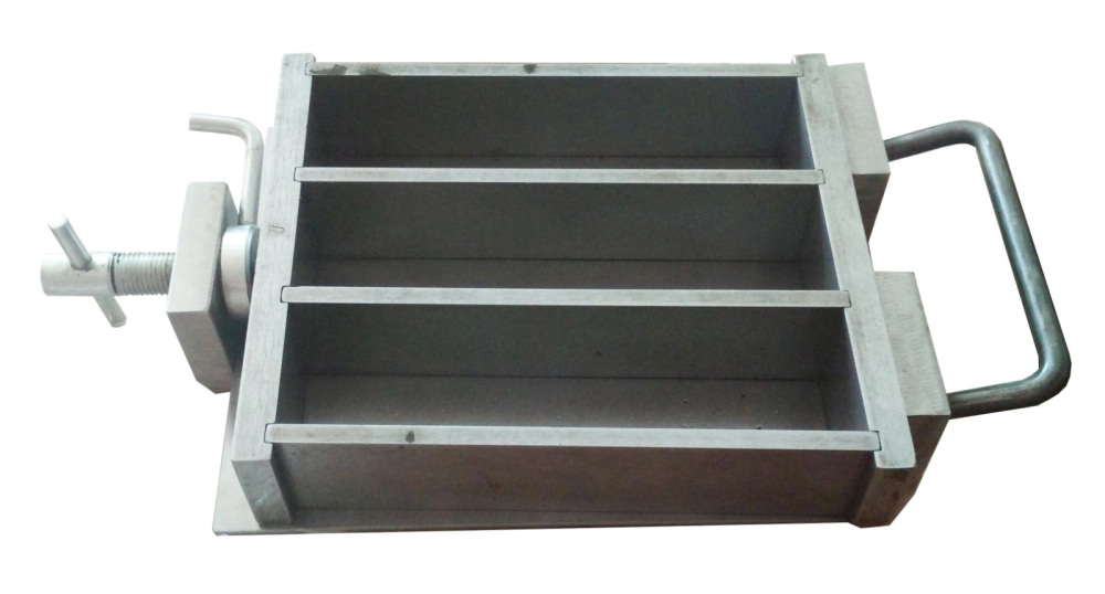 CM-C30 THREE GANG MOULD STEEL