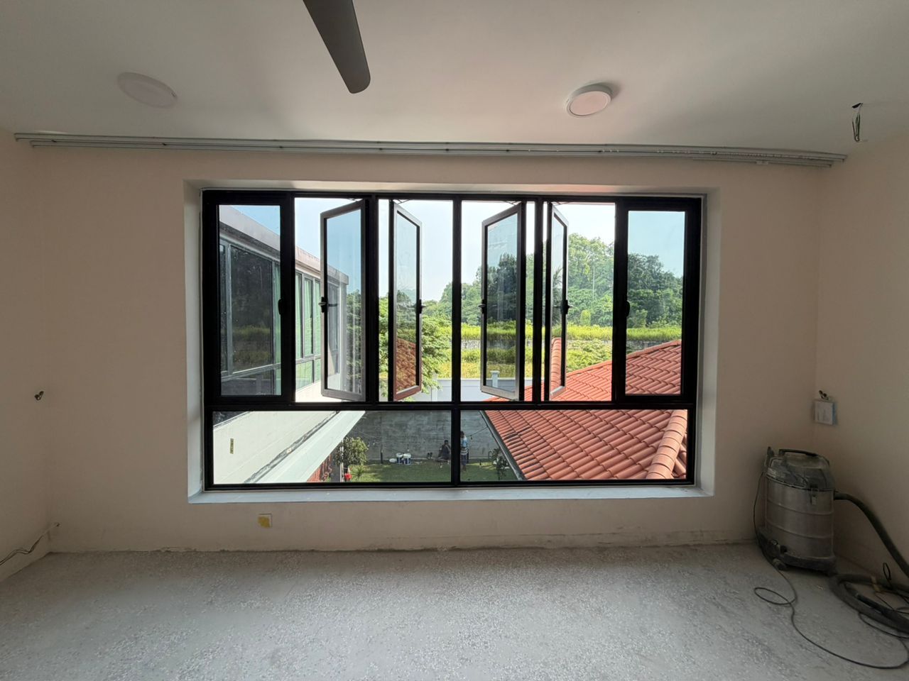 casement with fixed window