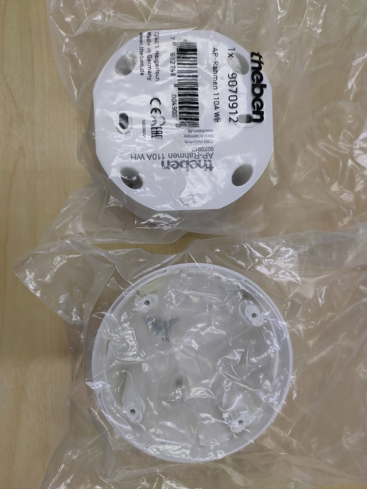 Presence detector surface frame - Suitable for thePrema, theRonda, theMova P, thePassa - Colour: Pure white
