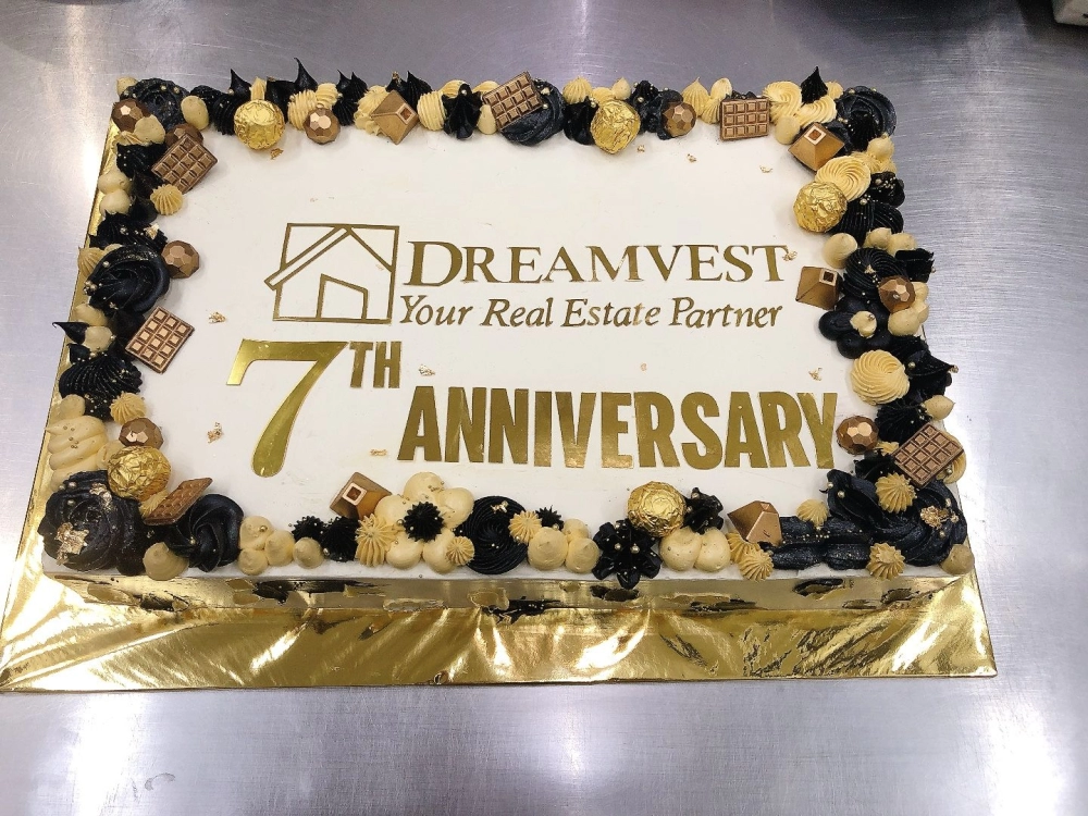 Corporate Anniversary Cake