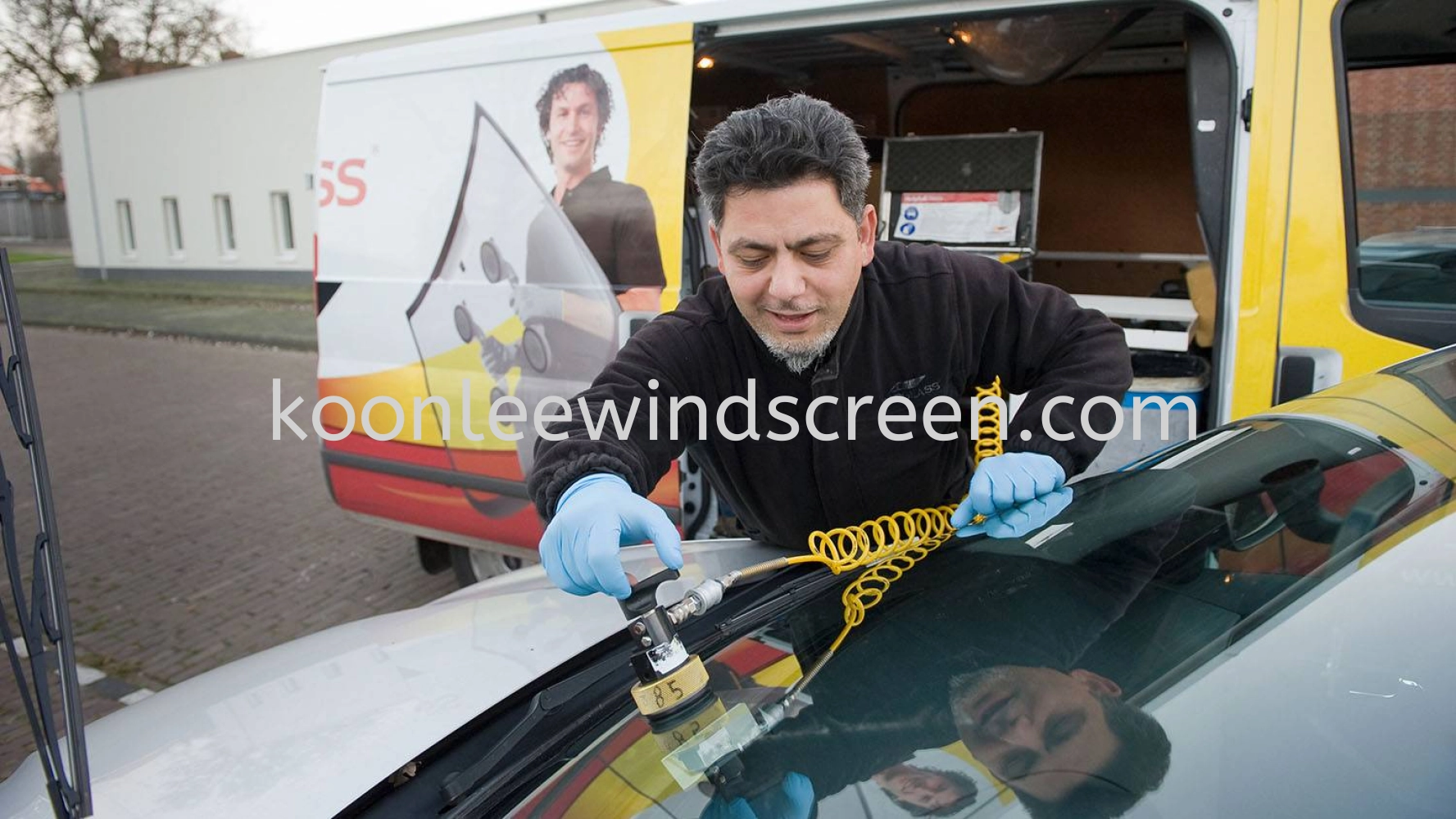 Door-To-Door Windscreen Repair & Windscreen Replacement Service