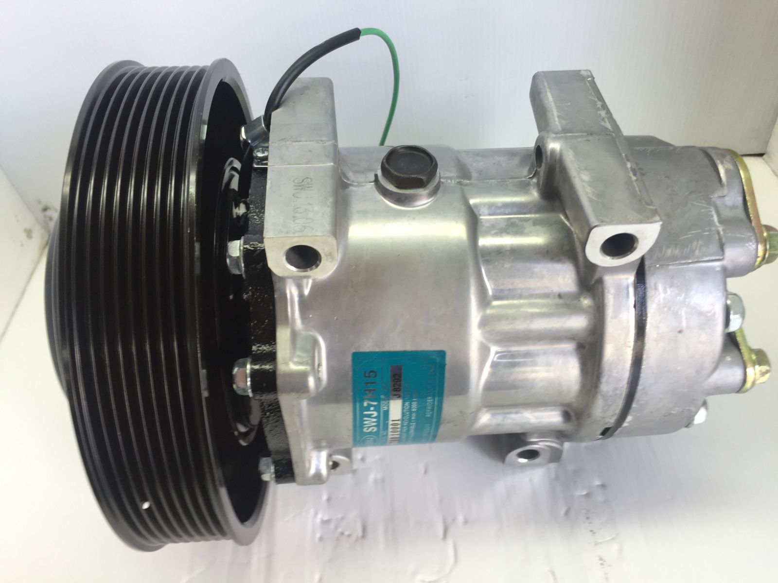 Vol FM16 7H15 8PK 24V (180mm) R134a (C) [VOL 006]