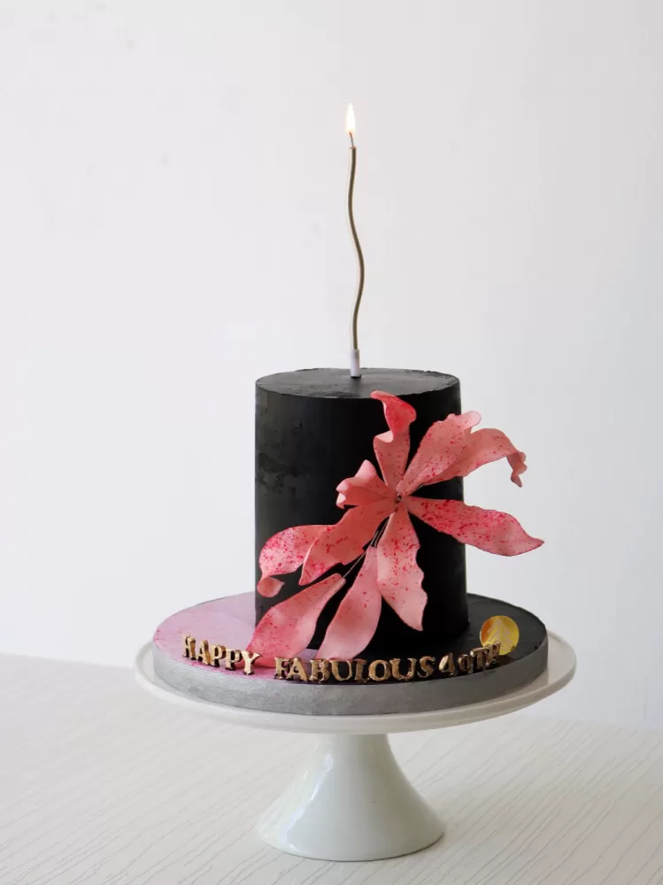 Black Pink Flower Cake