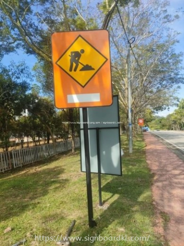 PAPAN TANDA JALAN | JKR ROAD SIGNBOARD AT BALAKONG | BANDAR BARU BANGI | BANDAR BARU KLANG