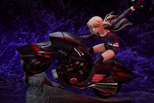 Good Smile Company Fate Grand Order Saber Altria Pendragon (Alter) & Cuirassier Noir