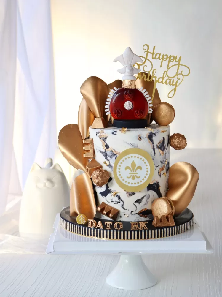 Louis XIII Whisky Black Gold Marble Cake