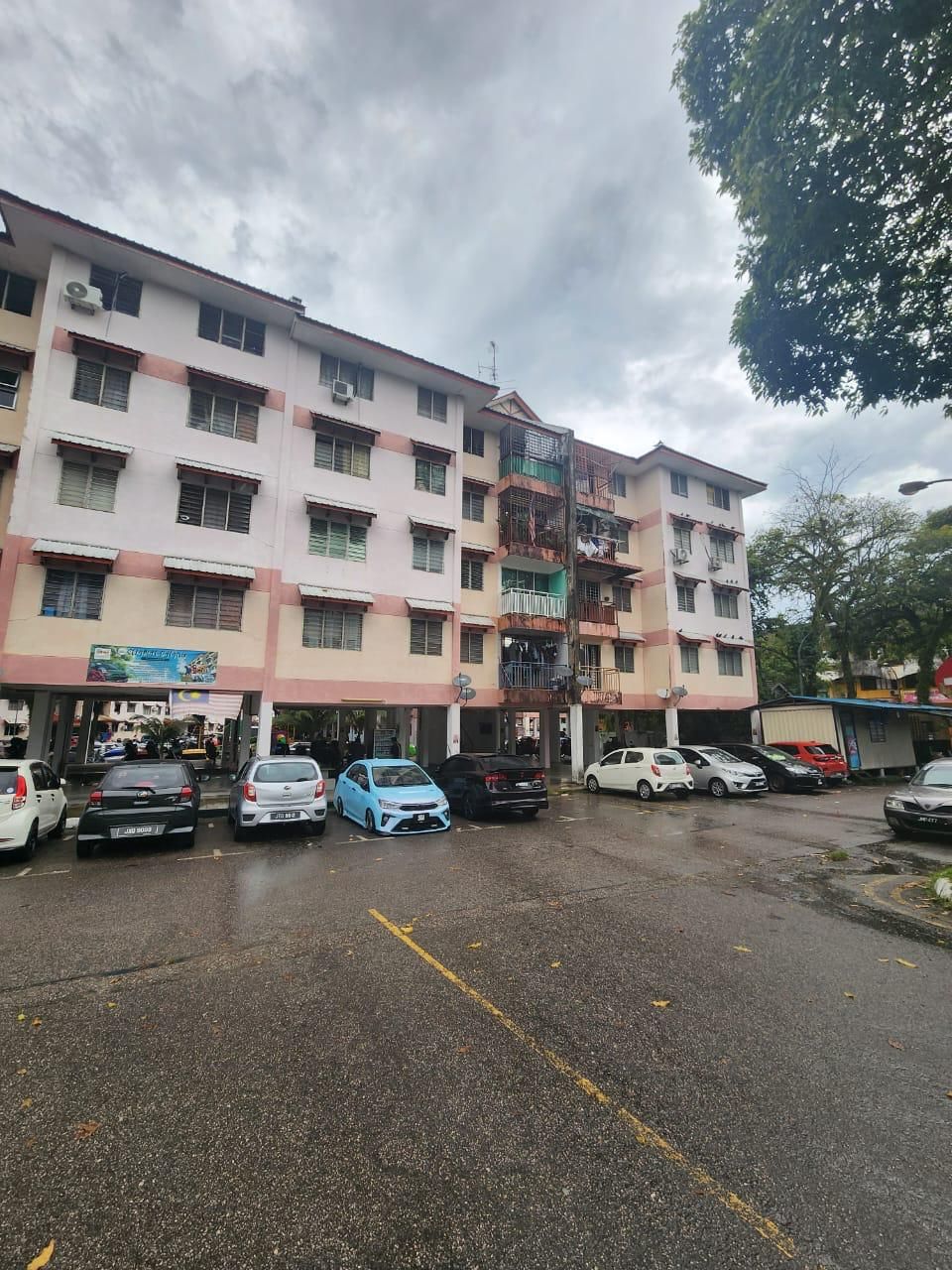 [FOR SALES] Taman Daya Medium Cost Flat 3bed Johor Bahru