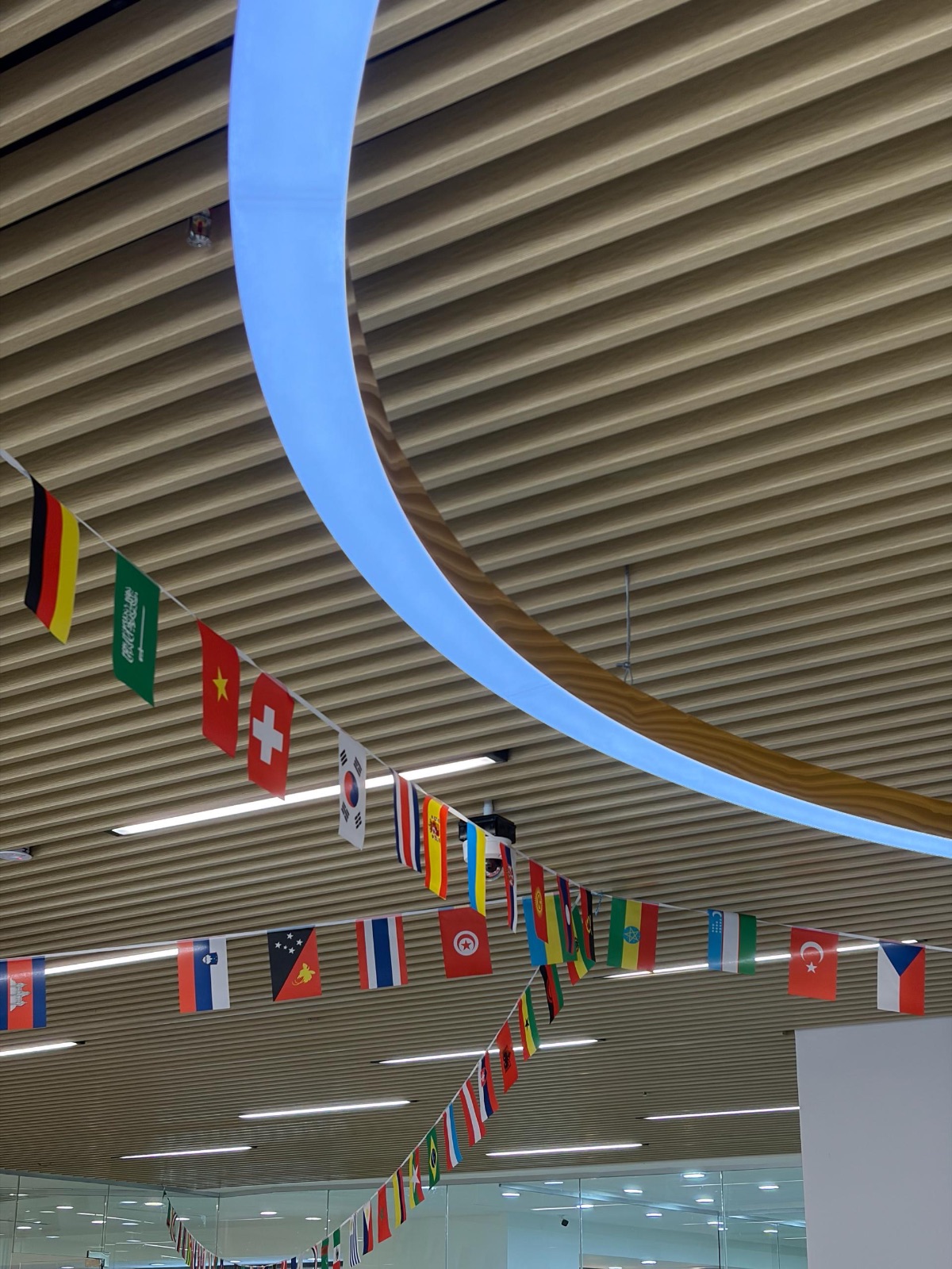 ALUMINIUM U BAFFLE CEILING