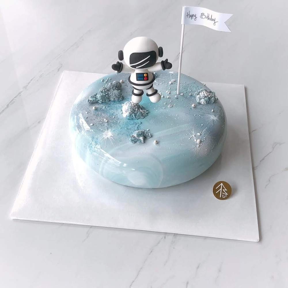 Astronaut Mousse Cake