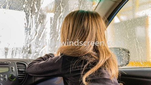 Repair Windscreen Leaking Issue