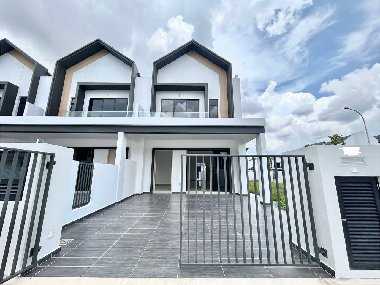 BAE Type B Corner Lot @ Dato' Onn – Brand New Double Storey Terrace House for Sale