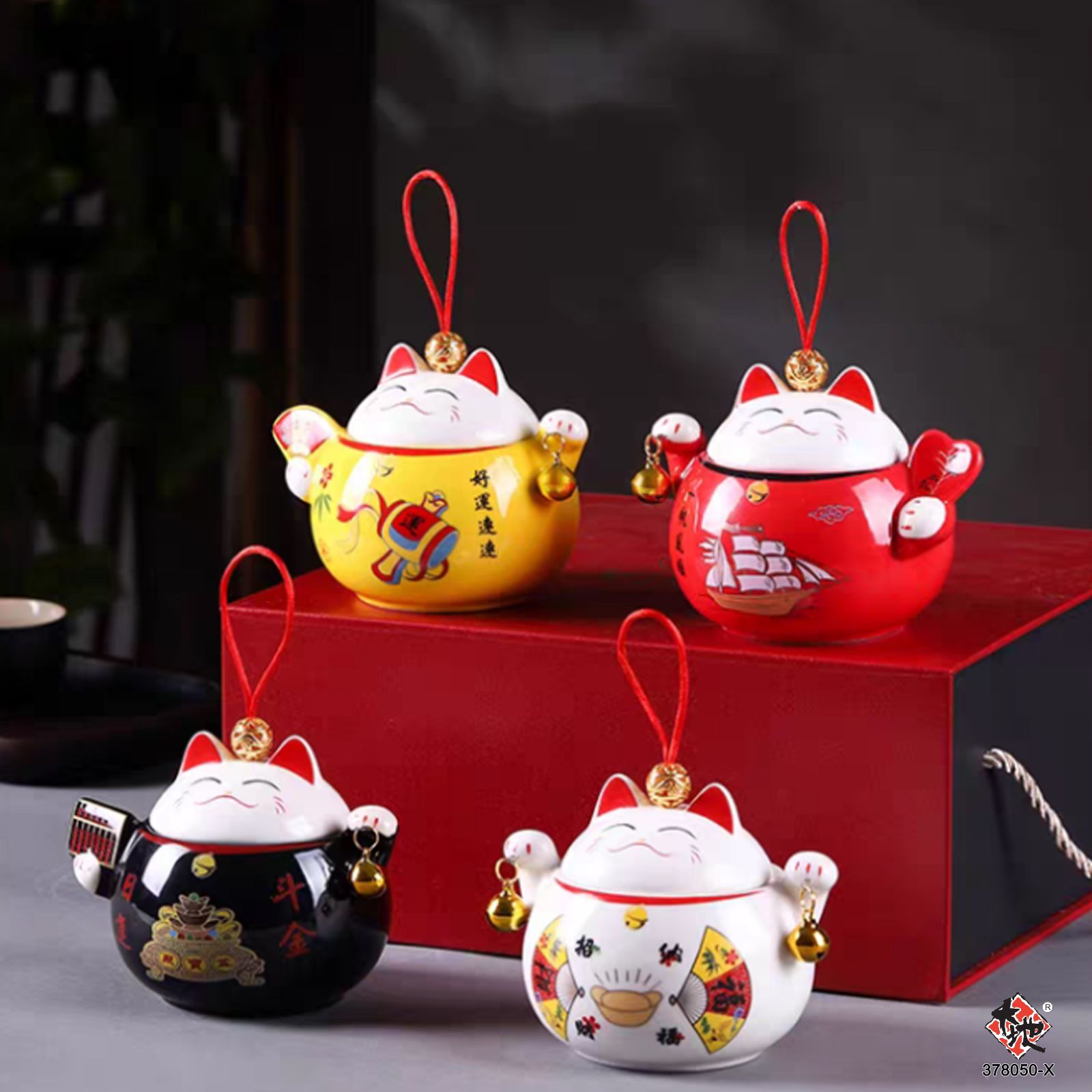 招财猫茶罐 TEA CONTAINER