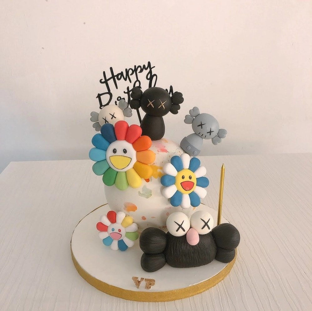 Murakami Kaws Cake