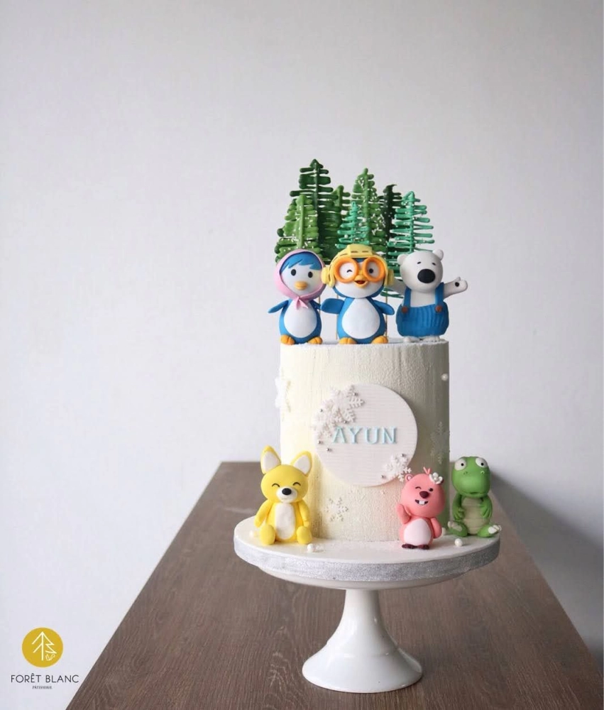 Pororo Penguin Cake