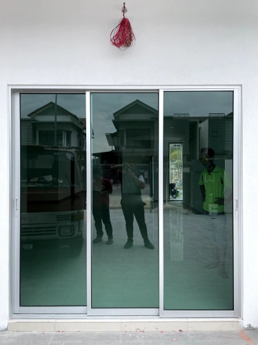 Sliding Door (Salak/Sepang)