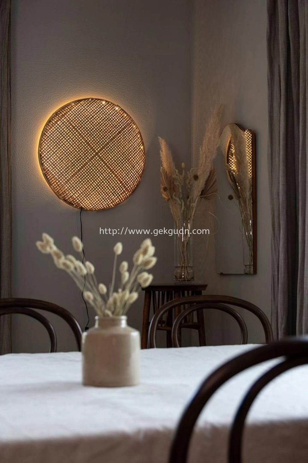 Rattan Wall Lamp