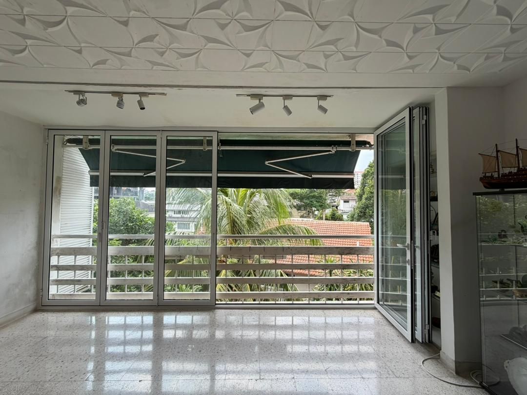 folding door
