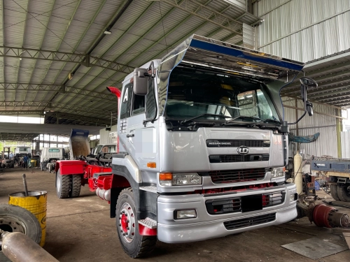 NISSAN CD48 Roll On Roll Off Truck(SOLD)
