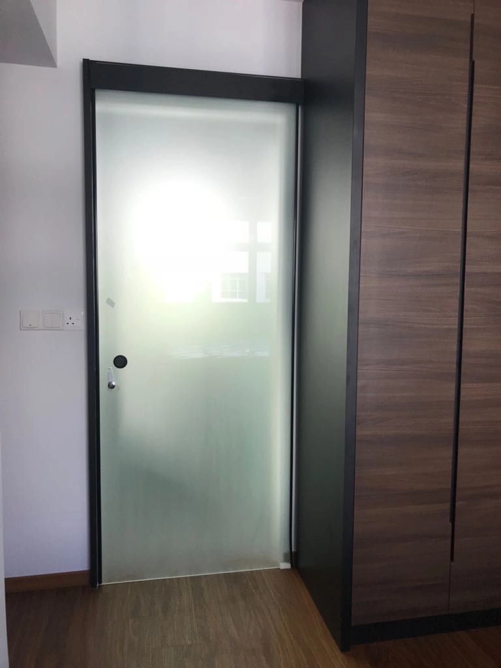 Modern Frameless Sliding Door (Pocket Door) - Stylish And Space-Saving ...