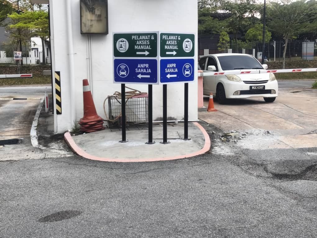 ROAD SIGN INSTALLATION AT  SHAH ALAM