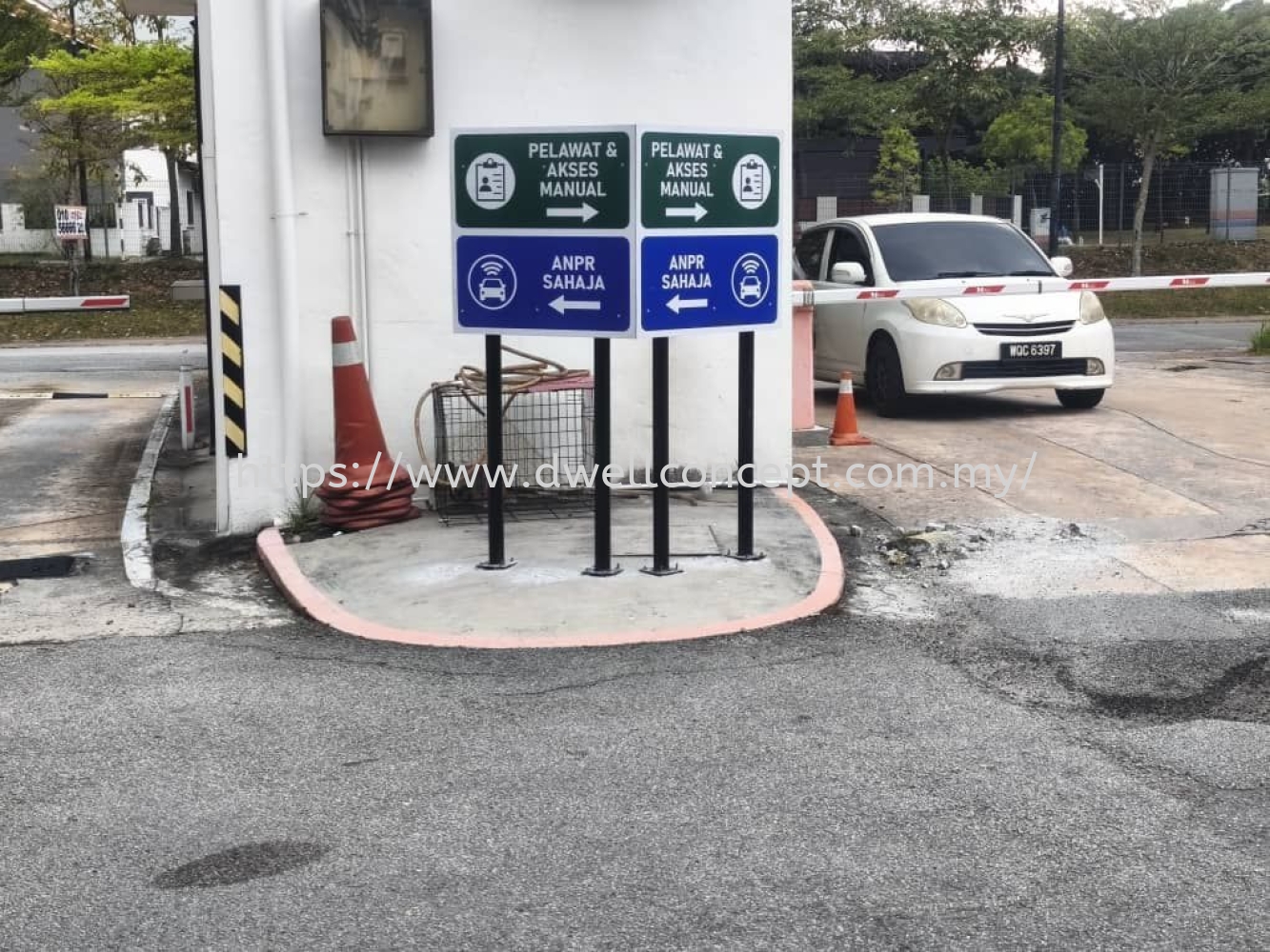 ROAD SIGN INSTALLATION AT SHAH ALAM