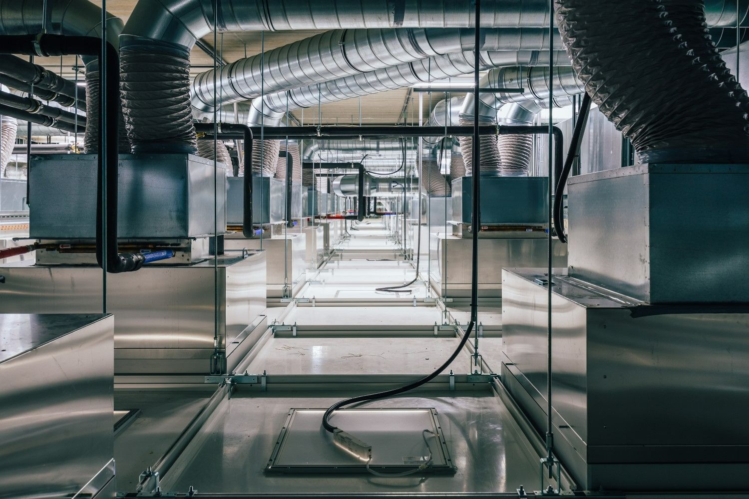 Energy-efficient cleanroom HVAC setup