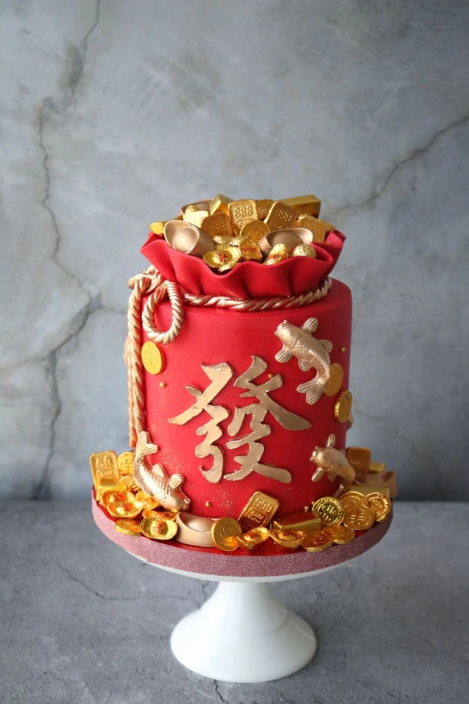 Golden Fish Longevity Cake