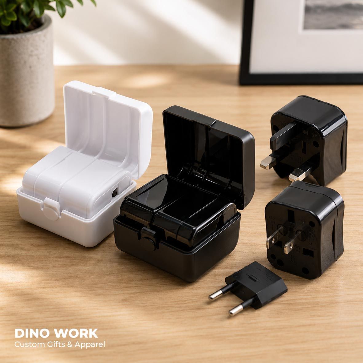 Travel Adapter with Casing 0103