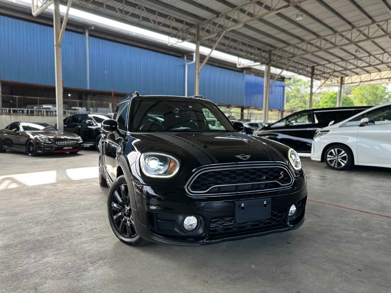 Mini Countryman 2018 Black Colour