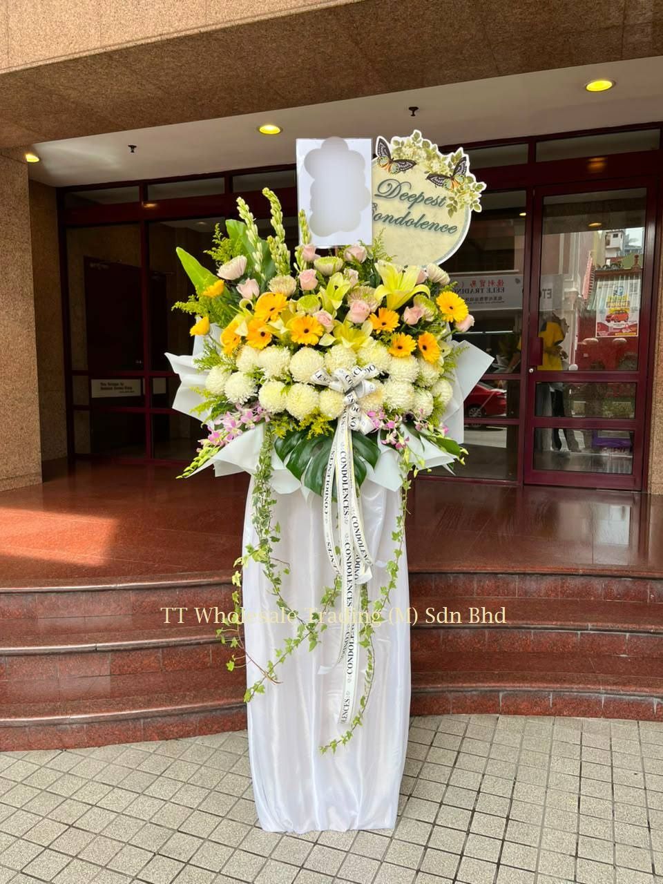 Buy Condolence Flowers Online | Send Sympathy & Support (C020)