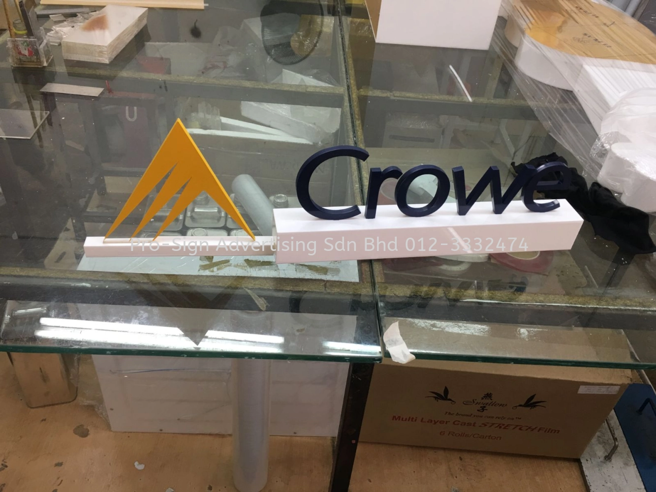 BRAND STANDEE (CROWE, KL, 2018)